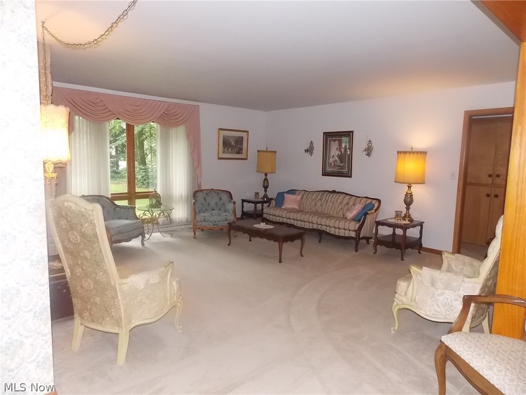 204 Taylor Road Barberton, OH 44203 - Photo 6 of 32 Gallery Image 6