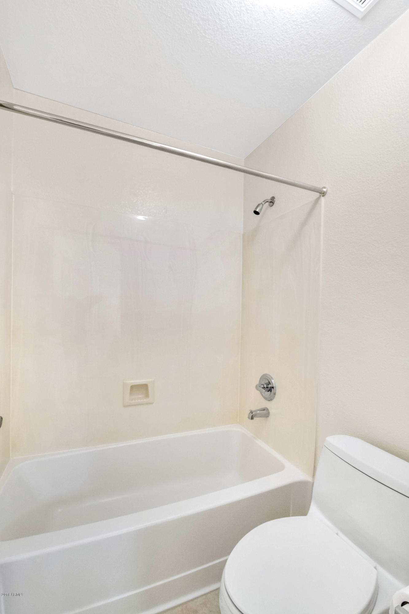 2082 East Smoke Tree Road Gilbert, AZ 85296 - Photo 23 of 34 Separate Tub/Shower