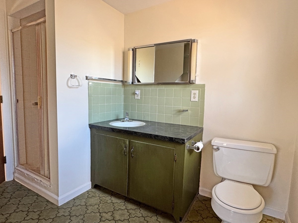 185 Middle Street Amherst, MA 01002 - Photo 13 of 42 Gallery Image 13