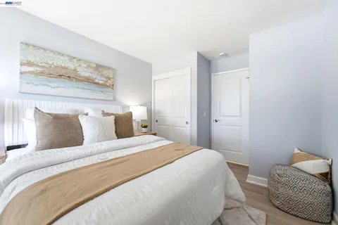 $745,000 | 1075 Shell Boulevard, Unit 11, Foster City, CA 94404