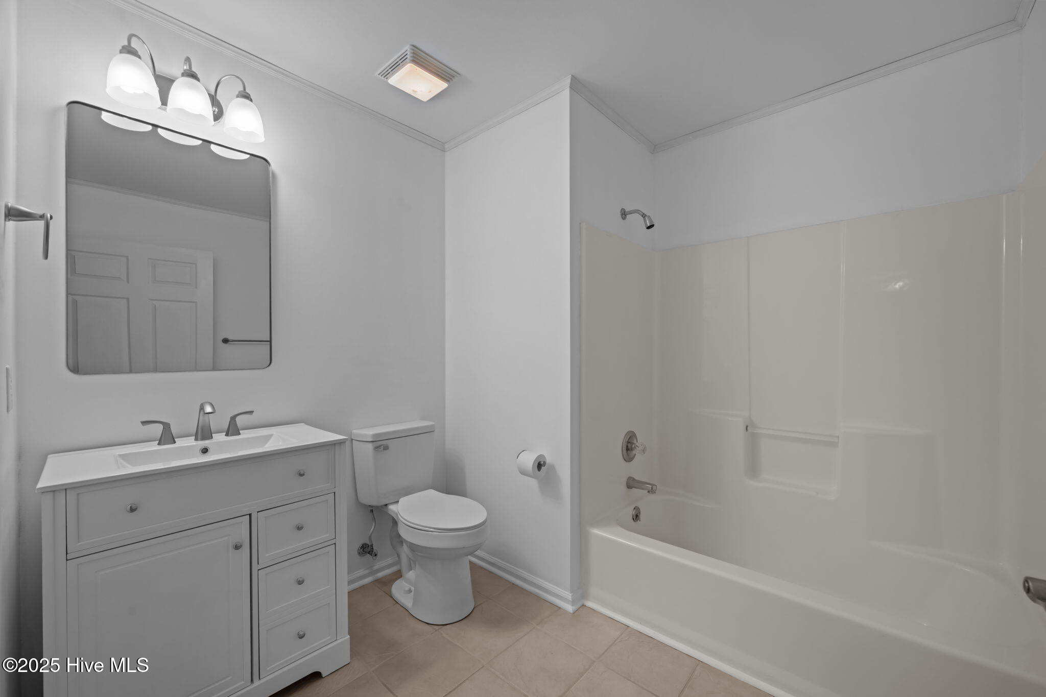 122 Innisbrook Court New Bern, NC 28562 - Photo 12 of 47 Hall Bath, New Vanity