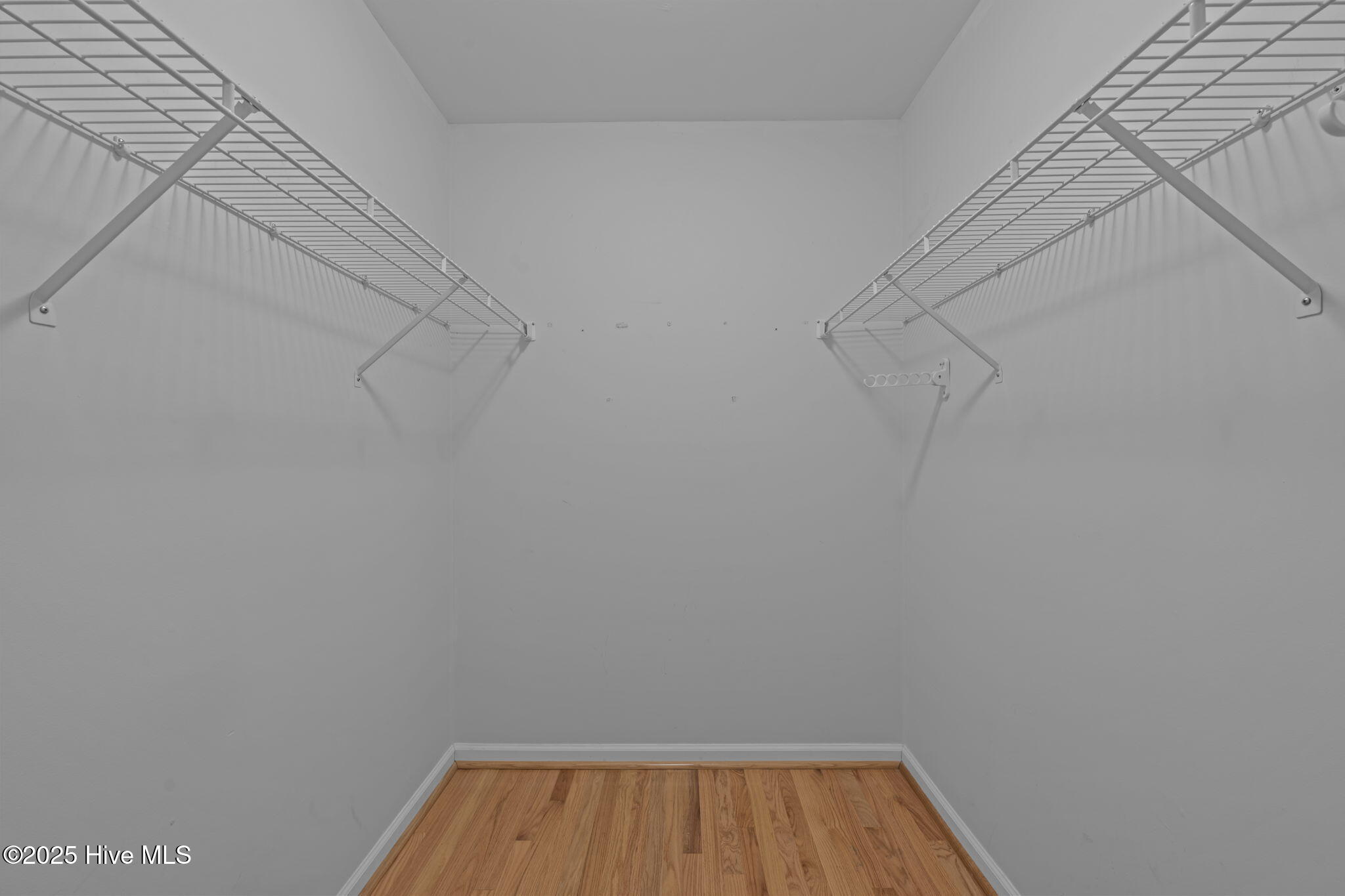 122 Innisbrook Court New Bern, NC 28562 - Photo 26 of 47 Walk-in Closet