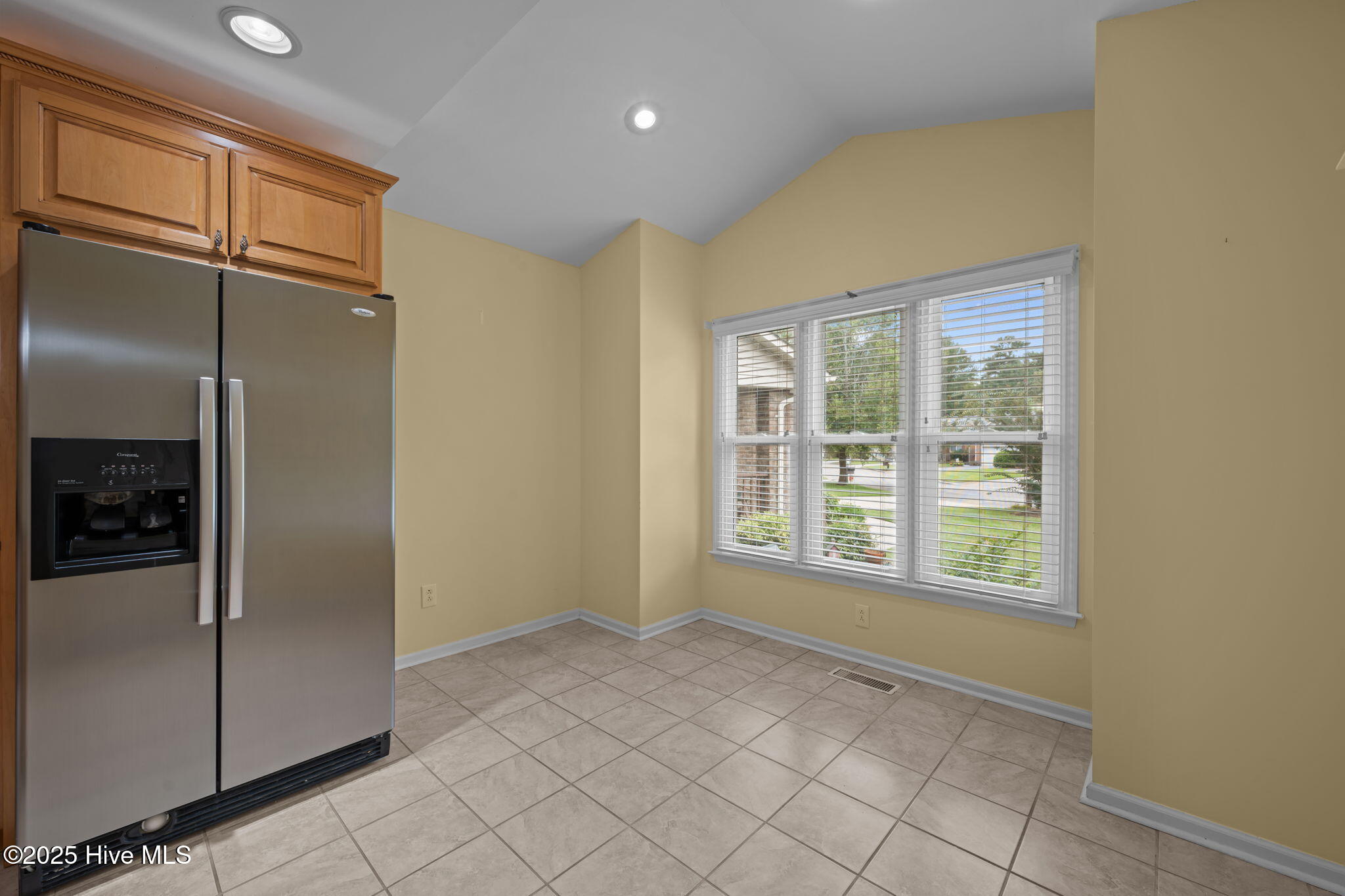 122 Innisbrook Court New Bern, NC 28562 - Photo 6 of 47 Eating Area
