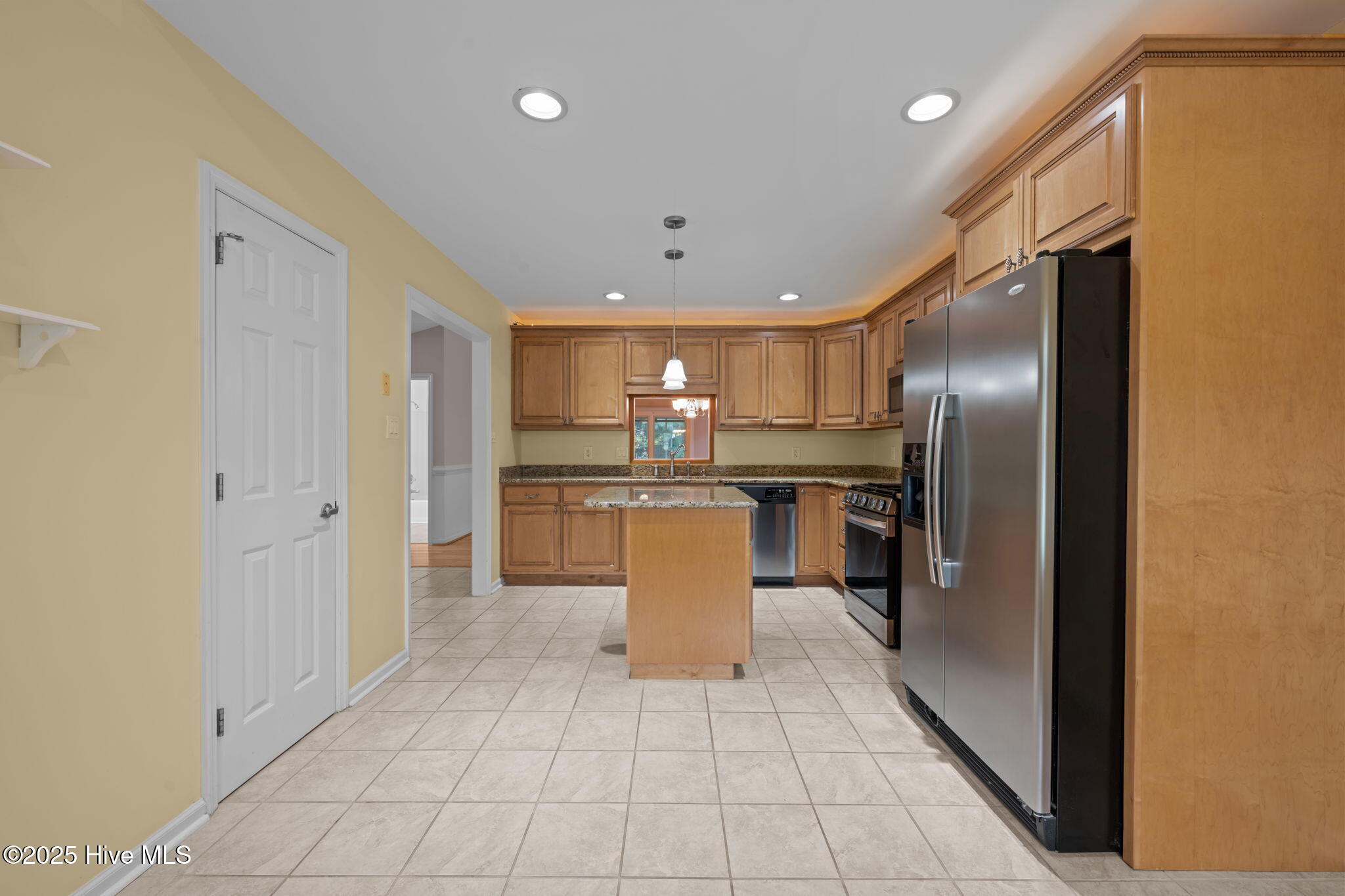 122 Innisbrook Court New Bern, NC 28562 - Photo 8 of 47 Kitchen