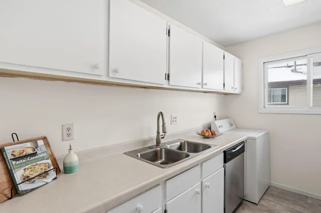 $147,250 | 6317 83rd Court North, Brooklyn Park, MN 55445