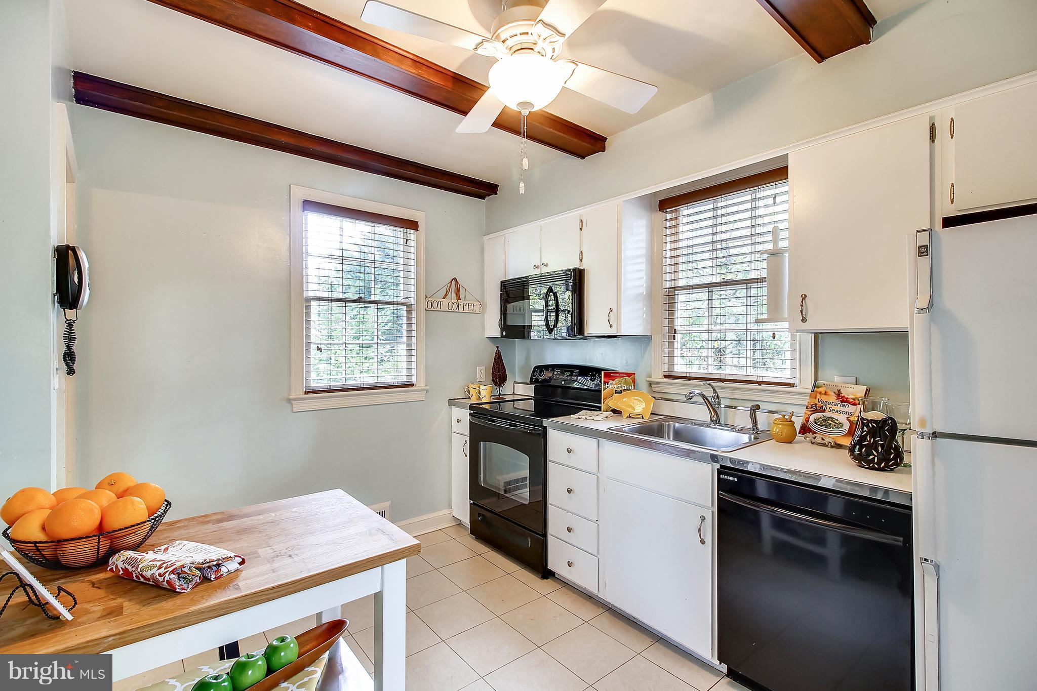 9506 Evergreen Street Silver Spring, MD 20901 - Photo 12 of 30 Kitchen