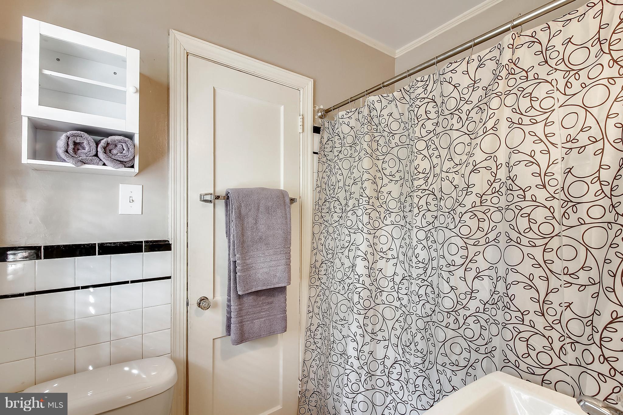 9506 Evergreen Street Silver Spring, MD 20901 - Photo 17 of 30 Bath (Master)