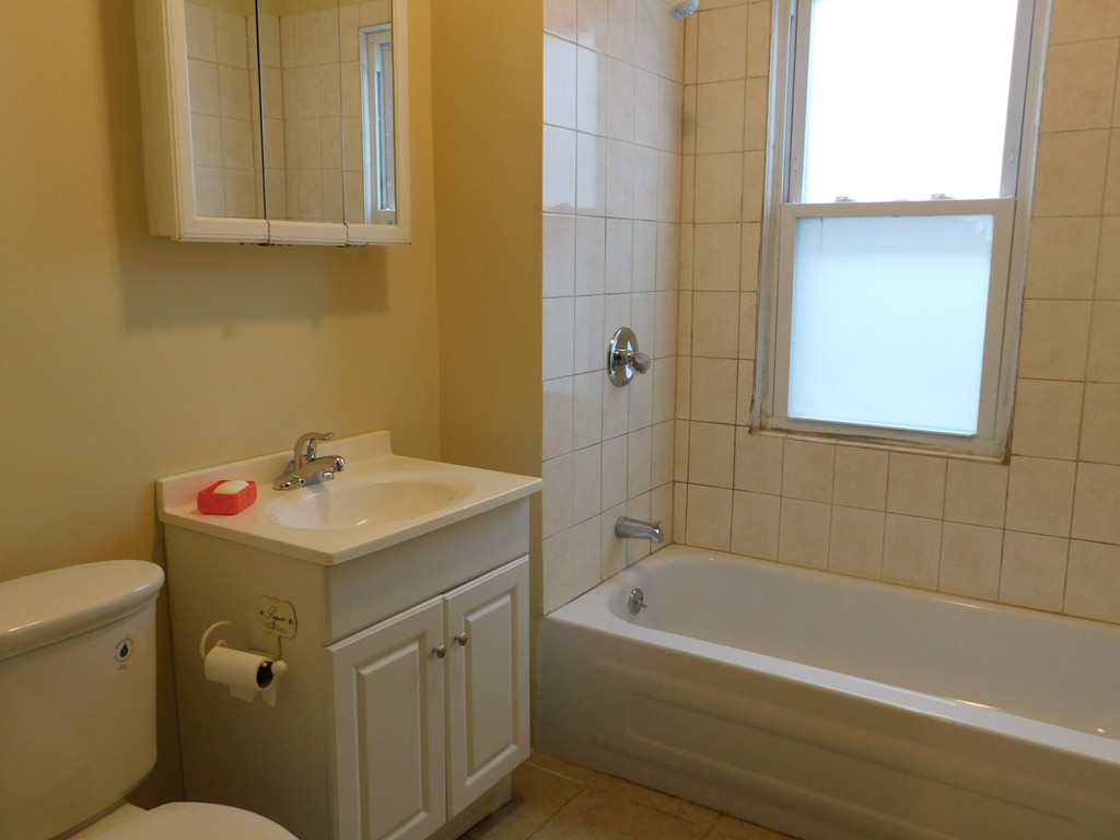 21 Trafton Road Springfield, MA 01108 - Photo 7 of 23 Gallery Image 7