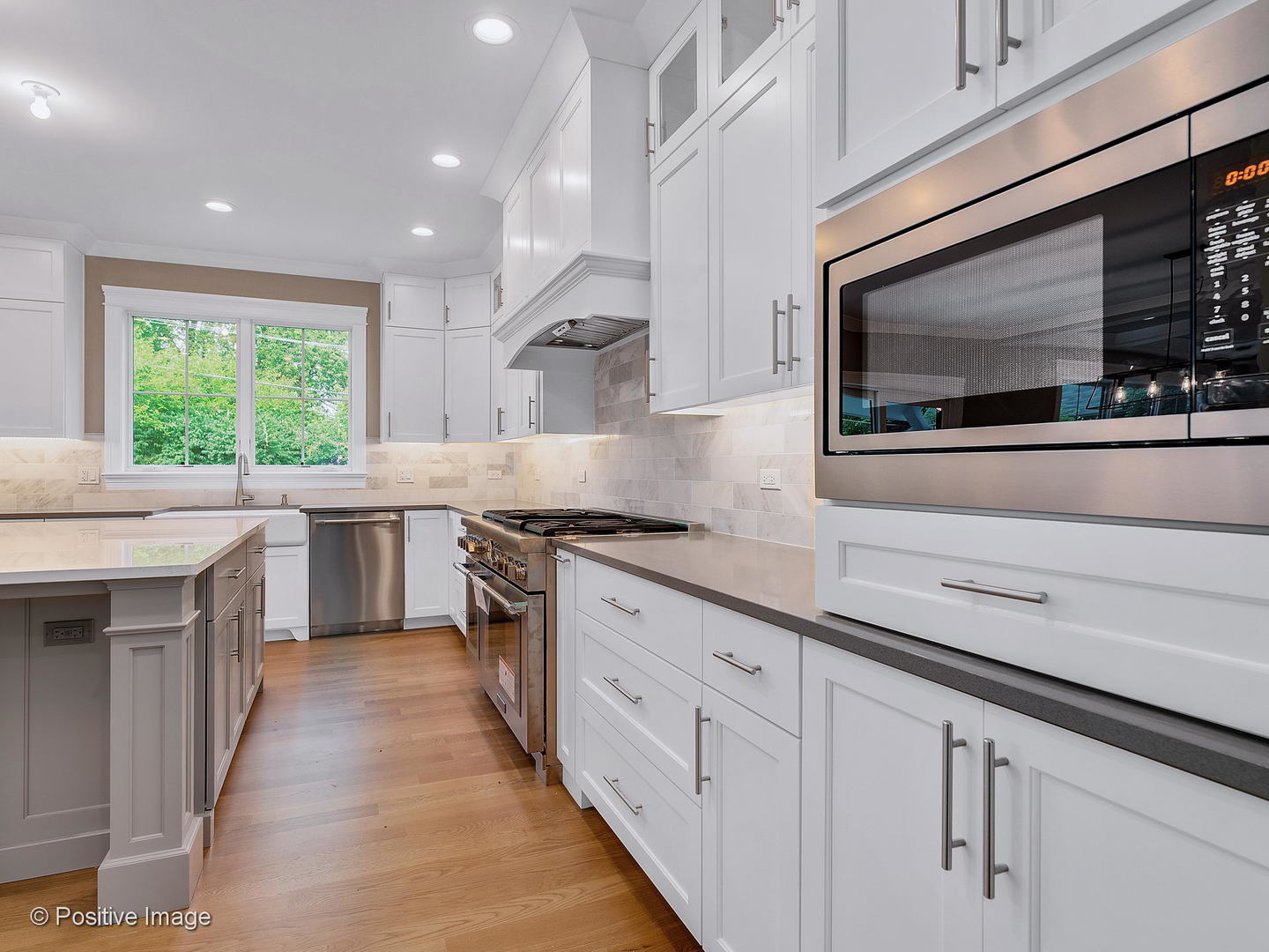 4524 Sterling Road Downers Grove, IL 60515 - Photo 9 of 27