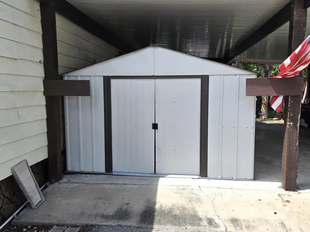 a view of a small yard