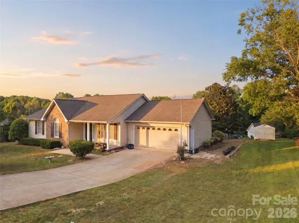 $349,900 | 3842 Serenity Drive, Hickory, NC 28602