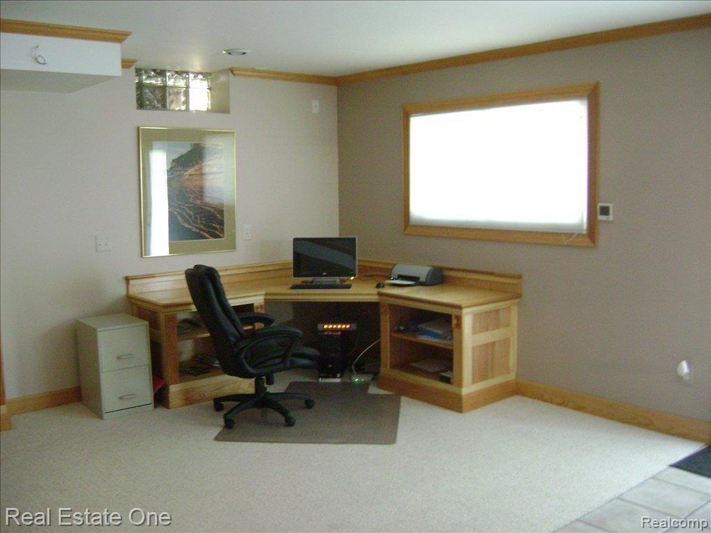 3259 Fulham Drive Rochester, MI 48309 - Photo 8 of 12 Computer/Office Area