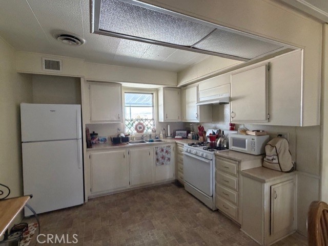 701 Montara Road, Unit 91 Barstow, CA 92311 - Photo 14 of 24