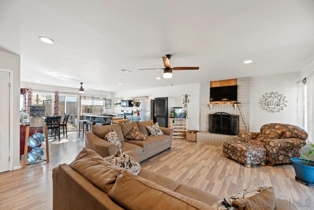 10015 Via Rita Santee, CA 92071 - Photo 6 of 25 Gallery Image 6