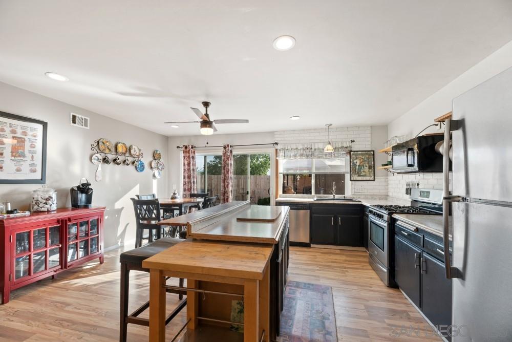 10015 Via Rita Santee, CA 92071 - Photo 8 of 25 Gallery Image 8