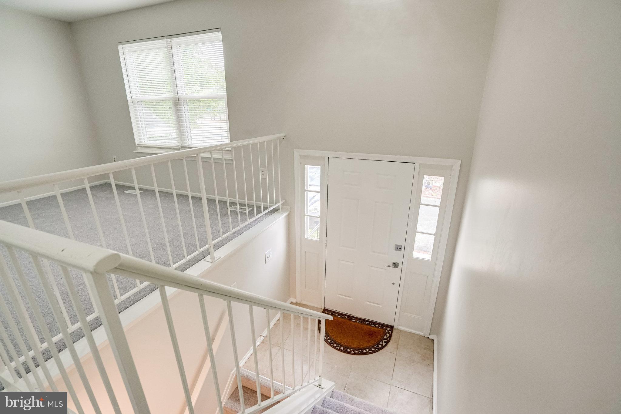 809 Swan Creek Road East Fort Washington, MD 20744 - Photo 3 of 64 Nice open Foyer