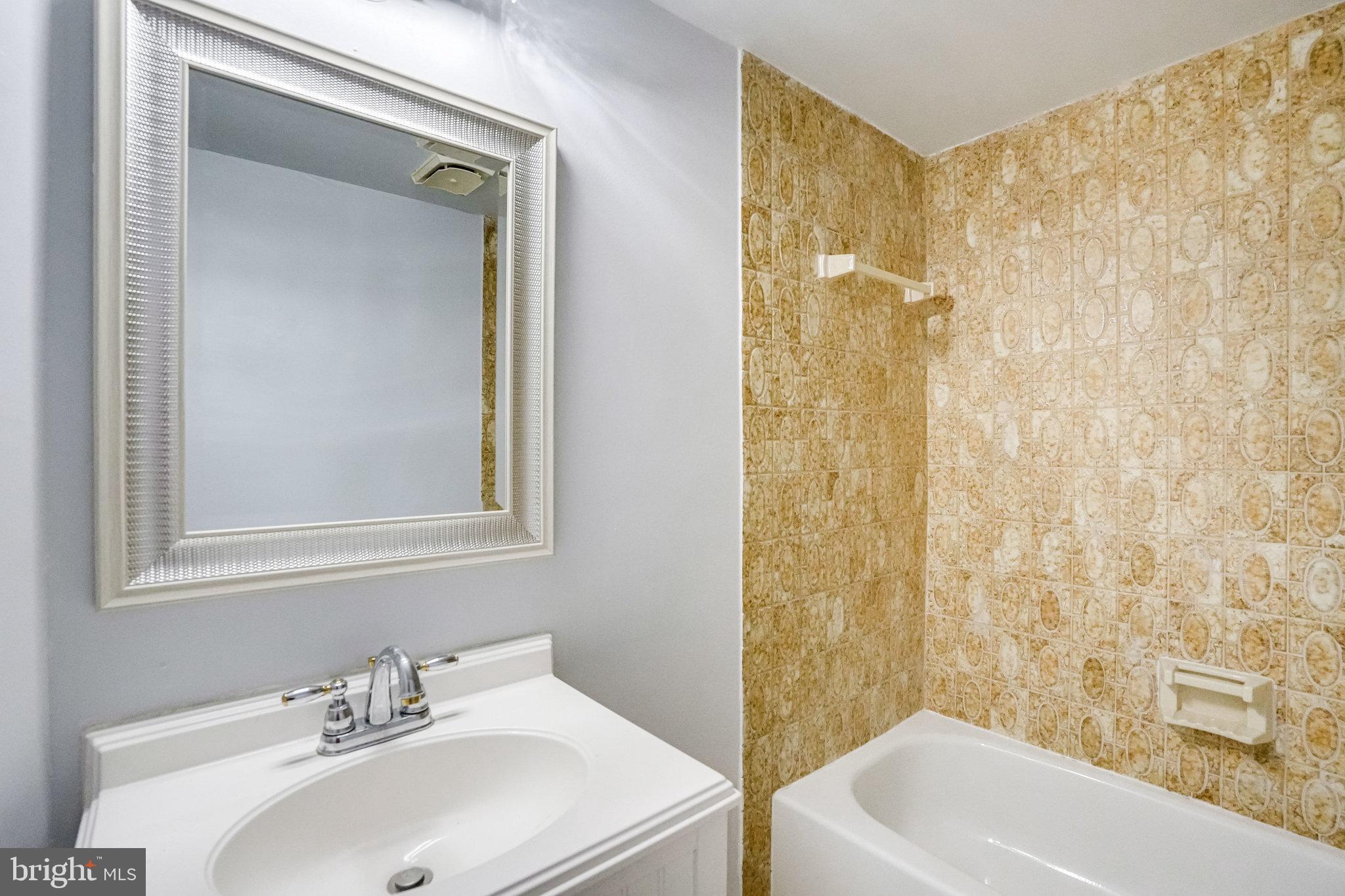 809 Swan Creek Road East Fort Washington, MD 20744 - Photo 48 of 64 Full bath downstairs