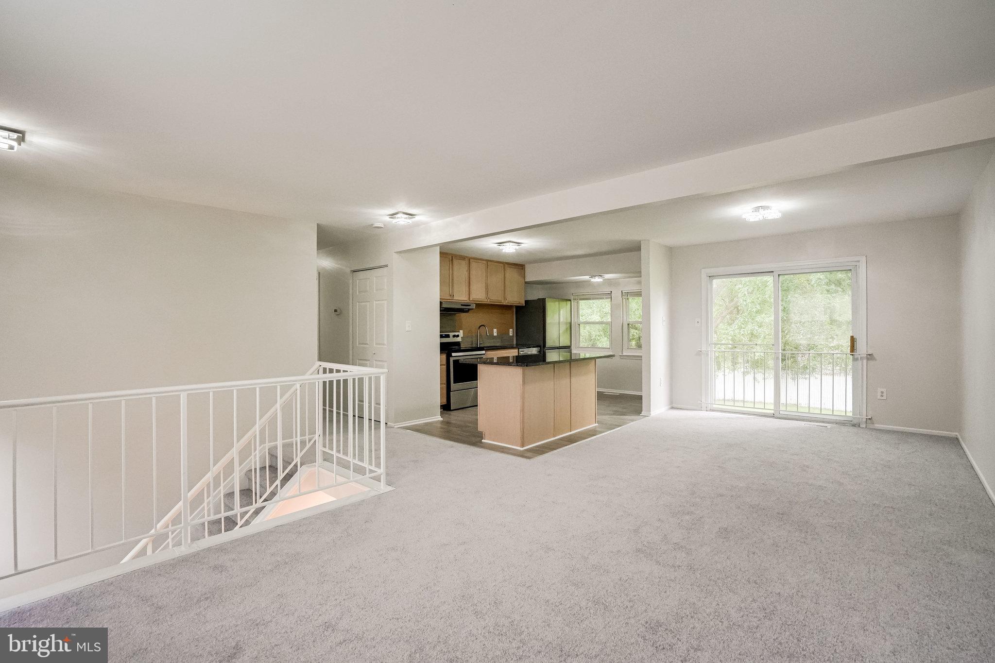 809 Swan Creek Road East Fort Washington, MD 20744 - Photo 5 of 64 Large Living Room