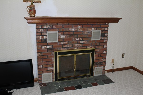 108 Vassar Road Agawam, MA 01030 - Photo 3 of 15 Gallery Image 3