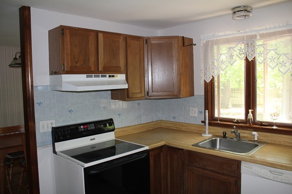 108 Vassar Road Agawam, MA 01030 - Photo 6 of 15 Gallery Image 6