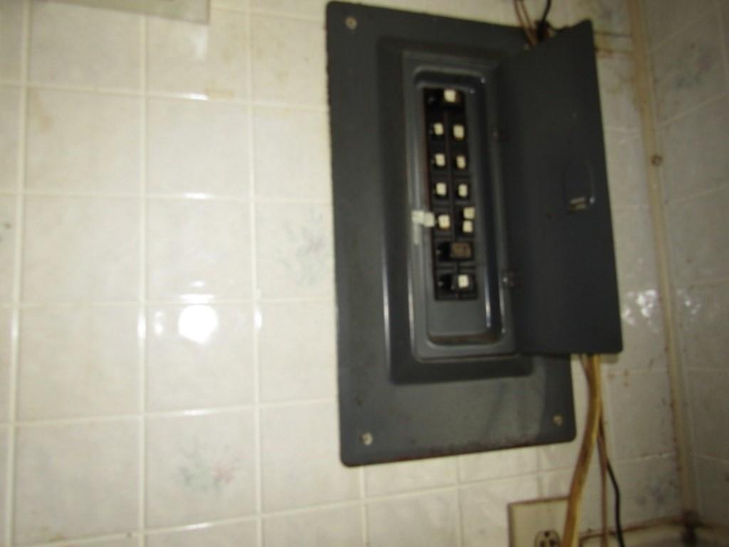 219 Camp Avenue Braddock, PA 15104 - Photo 19 of 27 a bathroom with a shower
