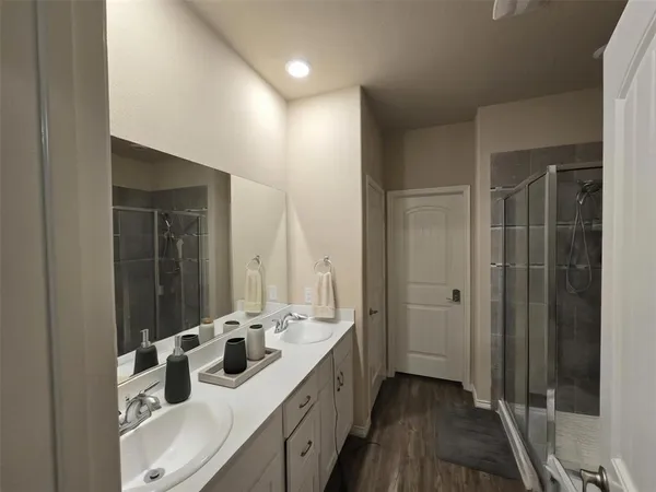 $2,300 | 2185 Olivereta Drive, Little Elm, TX 75068