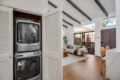 a view of living room washer and dryer