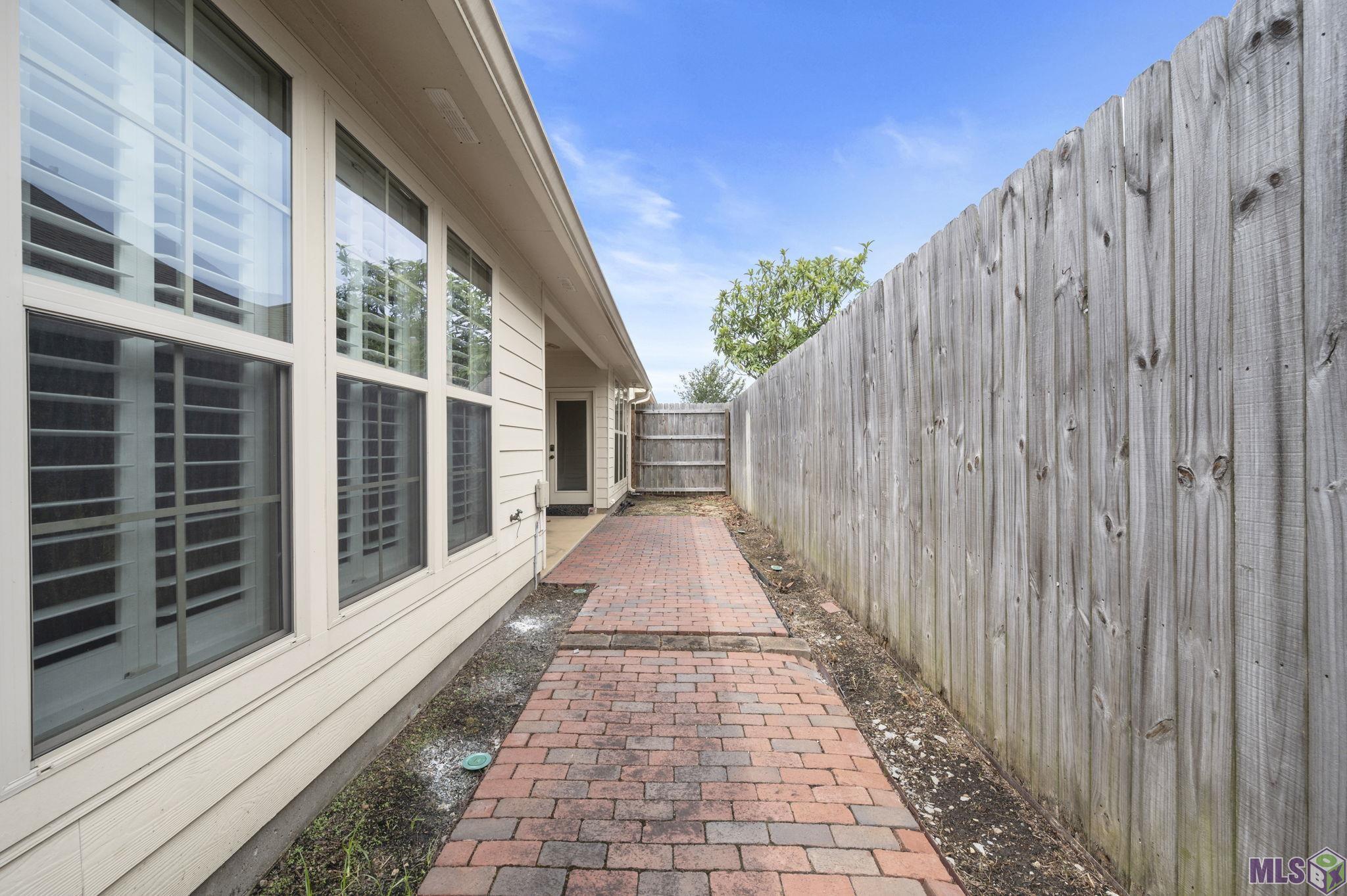 14859 Kingsland Way Baton Rouge, LA 70810 - Photo 29 of 33