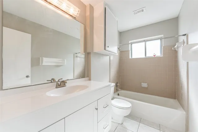 $224,900 | 7015 Pine Vista Lane, Houston, TX 77092