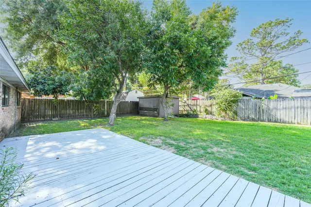 $224,900 | 7015 Pine Vista Lane, Houston, TX 77092