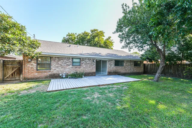 $224,900 | 7015 Pine Vista Lane, Houston, TX 77092