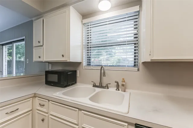 $224,900 | 7015 Pine Vista Lane, Houston, TX 77092