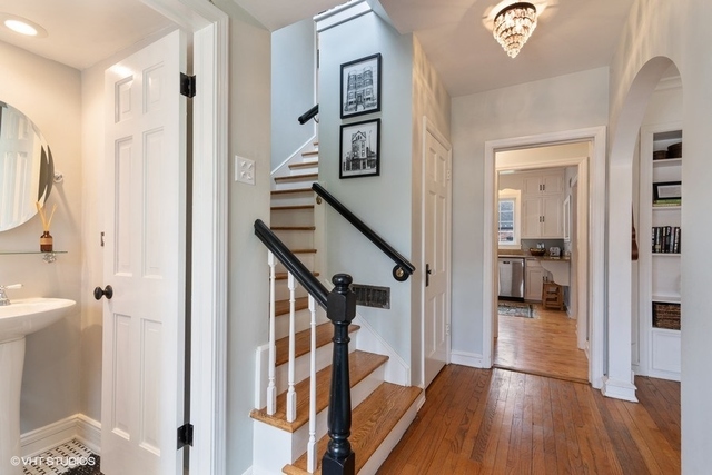 3044 Harrison Street Evanston, IL 60201 - Photo 2 of 30