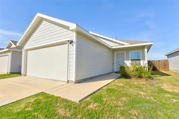 $2,100 | 5764 Morvich Drive, Forney, TX 75126