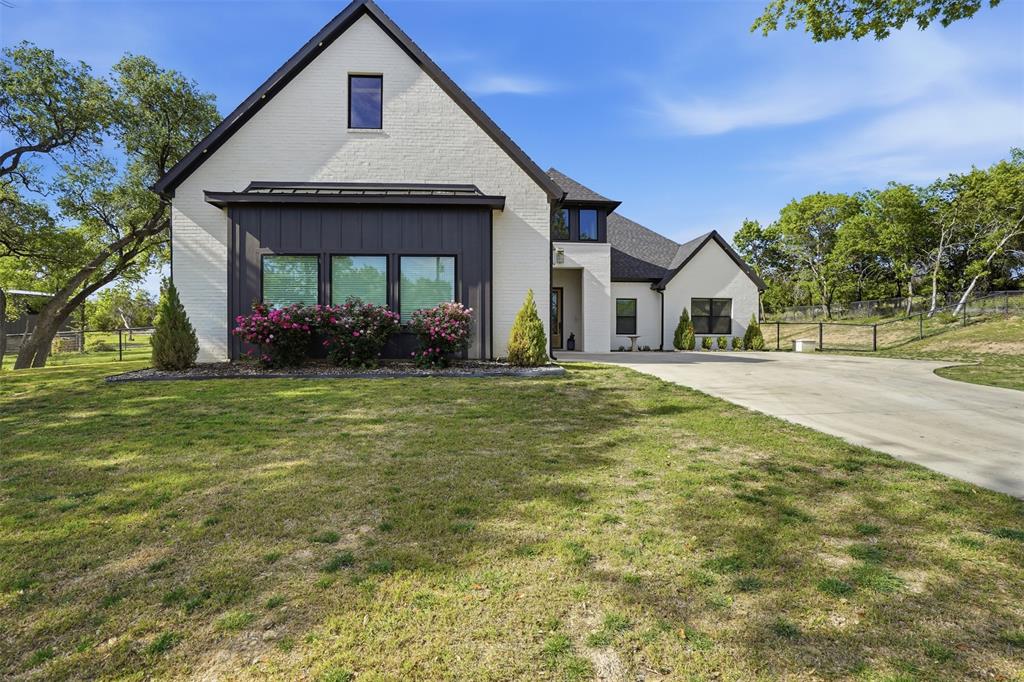 305 Glade Valley Road Azle, TX 76020 - Photo 2 of 34 Gallery Image 2