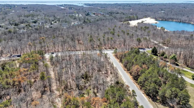 $695,000 | 98 Old Country Road, Westhampton, NY 11977