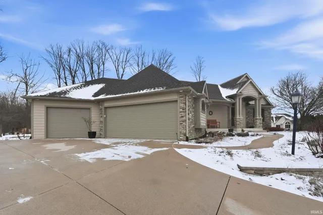 $500,000 | 2002 Stone Fountain Chase, Fort Wayne, IN 46804