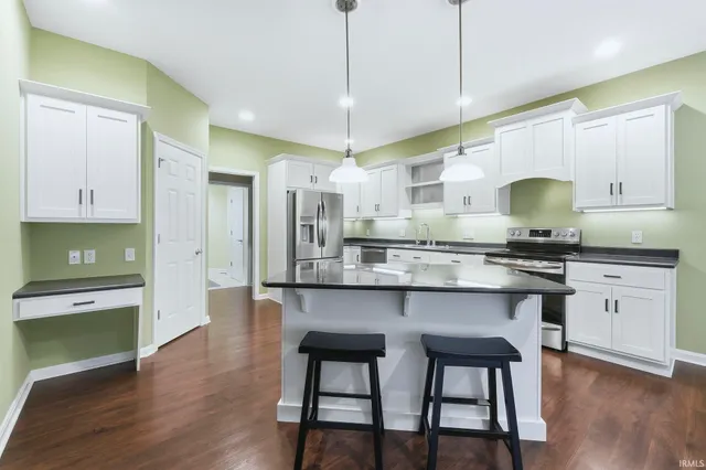 $500,000 | 2002 Stone Fountain Chase, Fort Wayne, IN 46804