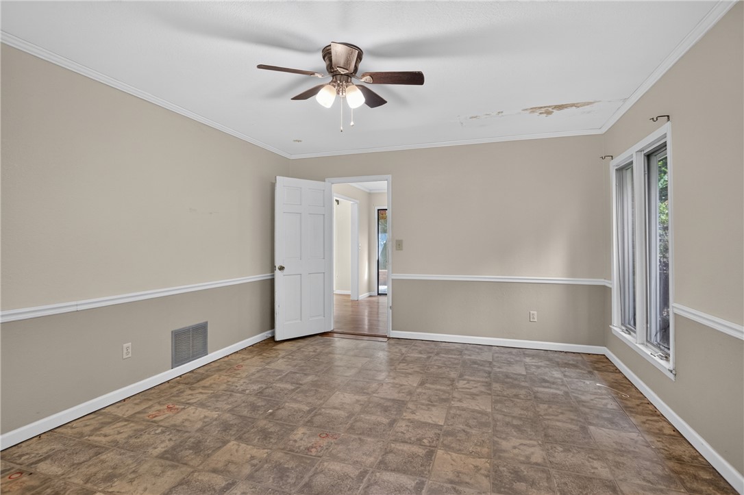 123 Robin Road Westminster, SC 29693 - Photo 29 of 50 A versatile living area features durable vinyl flooring and ample natural illumination.