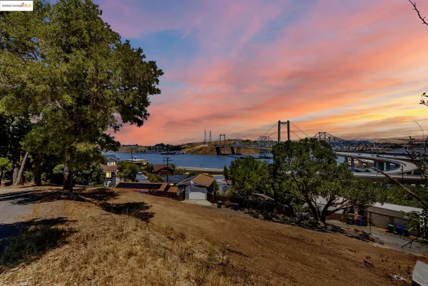 $245,000 | 125 Kendall Avenue, Crockett, CA 94525