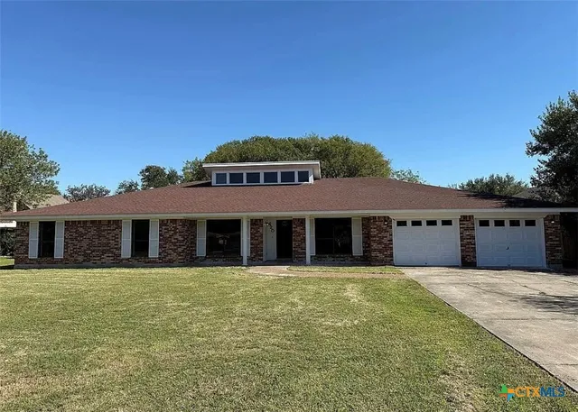 $530,000 | 420 El Camino Real Street, Port Lavaca, TX 77979