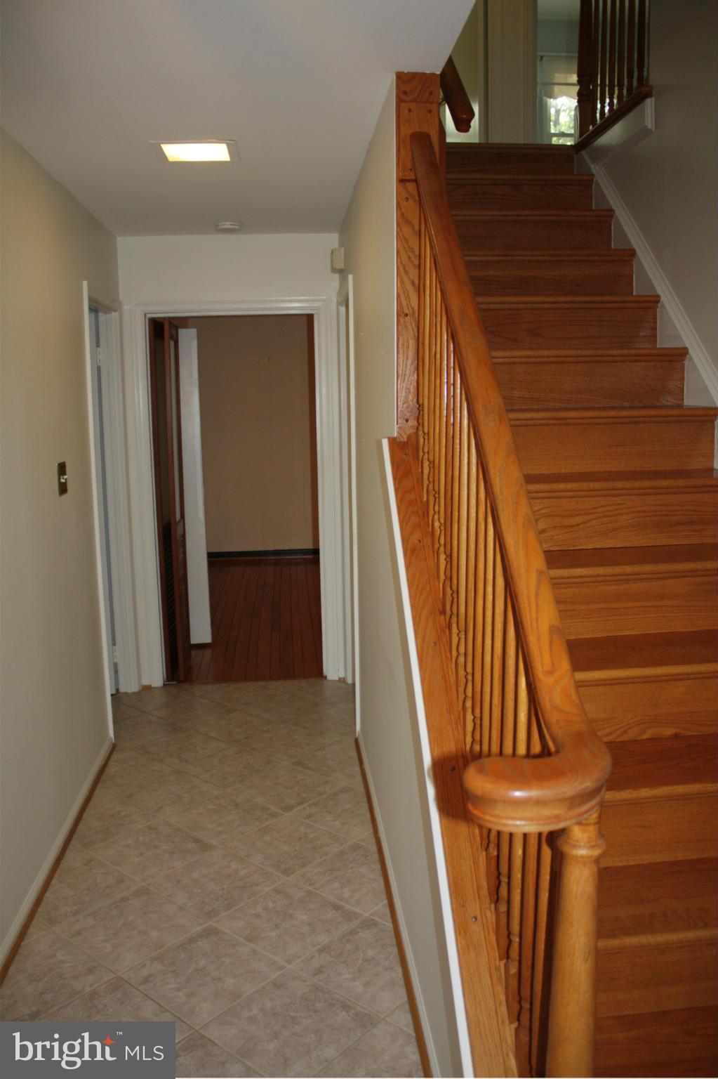 8310 Crown Court Road Alexandria, VA 22308 - Photo 3 of 30 Entry hallway