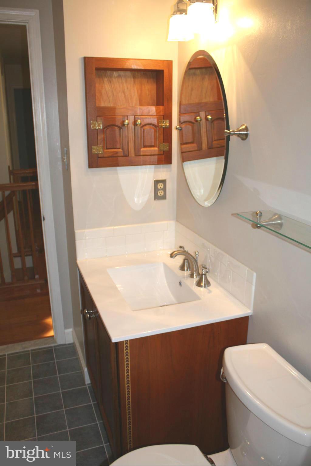 8310 Crown Court Road Alexandria, VA 22308 - Photo 22 of 30 Hall Full Bath