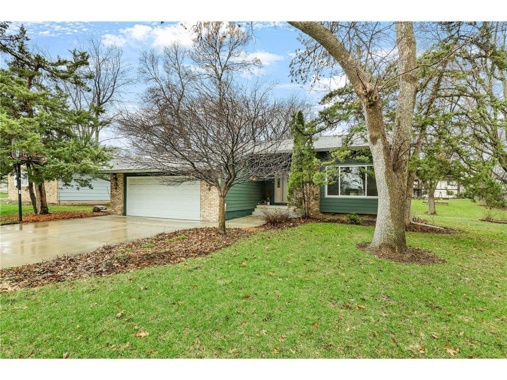 110102 Arboretum Way Chaska, MN 55318 - Photo 1 of 33