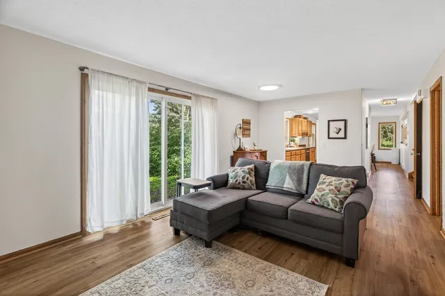 $399,900 | 110102 Arboretum Way, Chaska, MN 55318