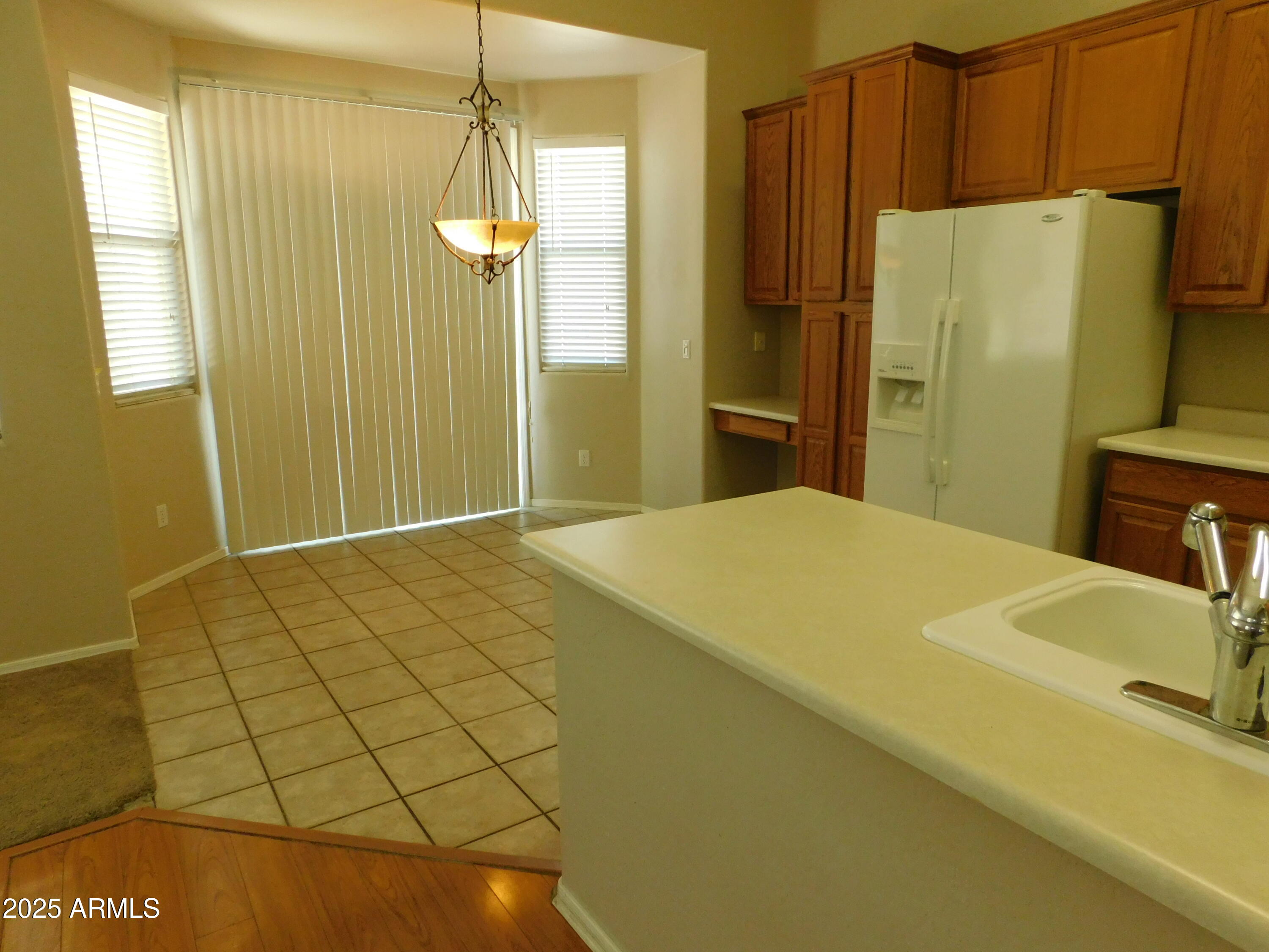 2656 East Sherri Drive Gilbert, AZ 85296 - Photo 8 of 24 Table area