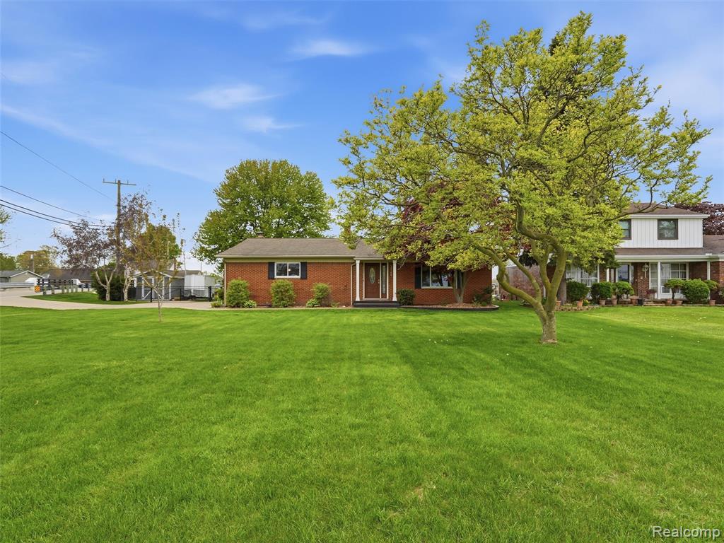 32160 South River Road Harrison Township, MI 48045 - Photo 4 of 70
