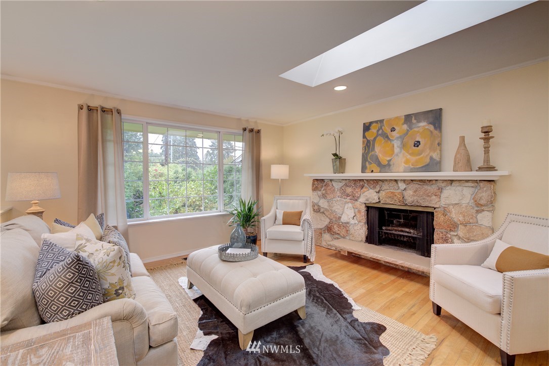9315 Northeast 175th Street Bothell, WA 98011 - Photo 3 of 25 Gallery Image 3
