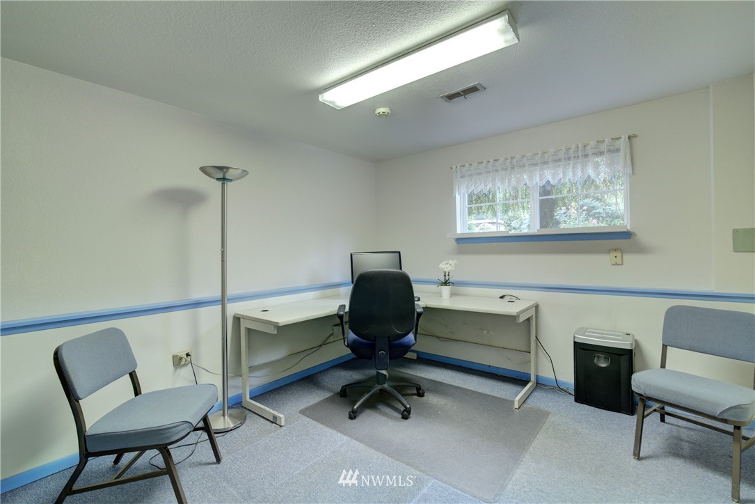 9315 Northeast 175th Street Bothell, WA 98011 - Photo 22 of 25 Gallery Image 22