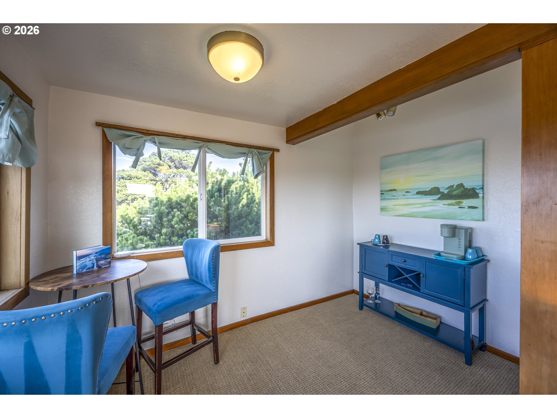 88426 2nd Avenue Florence, OR 97439 - Photo 19 of 45 a workspace with furniture and a window